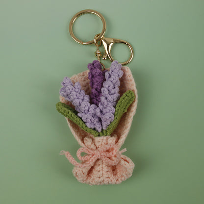 Charm de flor artesanal tejido en crochet