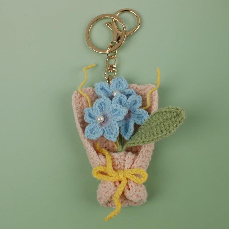 Charm de flor artesanal tejido en crochet