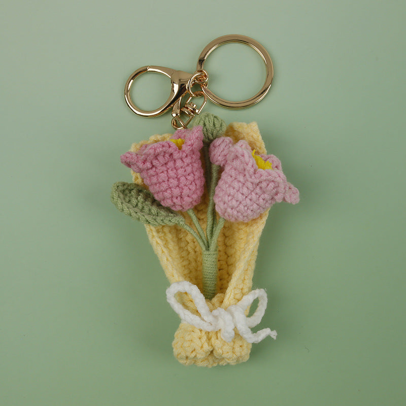 Charm de flor artesanal tejido en crochet