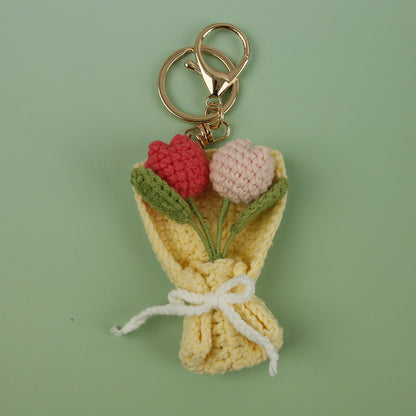Charm de flor artesanal tejido en crochet