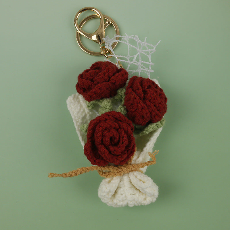 Charm de flor artesanal tejido en crochet